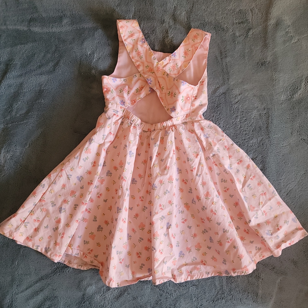 Assorted Girls' Dresses Collection - Picture 13 of 16